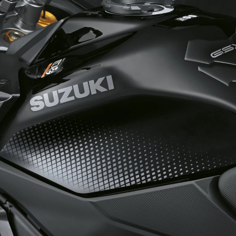 PROTECTIONS LATÉRALES ADHÉSIVES DE RÉSERVOIR POUR GSX-S - GSX-S1000 - Audemar