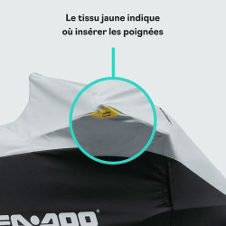 Tissu jaune de housse Sea-Doo indiquant ou insérer les poignées d'une motomarine Sea-Doo
