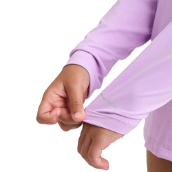 Lycra enfant porté zoom sur l’extrémité des manches