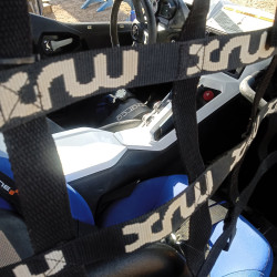 Poste de pilotage d'un SSV Yamaha d'occasion YXZ 1000R 2026