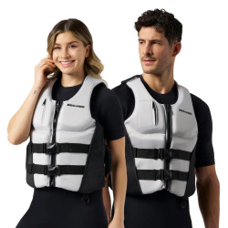 Gilet de sauvetage de jet ski, modèle Sea-Doo Wave Grip unisexe couleur blanc et noir porté par deux mannequins