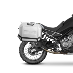 FIXATIONS DE VALISES LATÉRALES SHAD 4P POUR CFMOTO 450MT - VUE AVEC VALISES