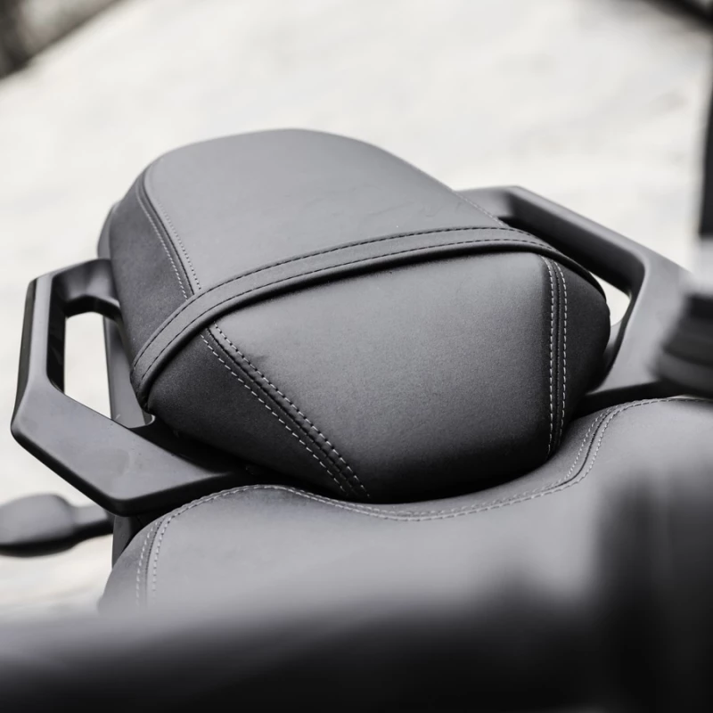 https://www.audemar.com/9907-large_default/poignees-passager-yamaha-pour-mt-07.jpg
