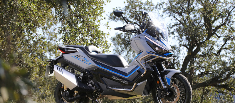 Zontes 368G : le scooter tout terrain qui bouscule les codes – Une alternative sérieuse au Honda X-ADV ?
